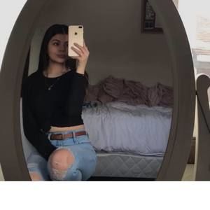 Meet your Posher, Jesenia